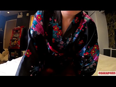 ❤️ Gənc cosplay qız bir atlı qadında fışqırma ilə orgazm olmaq üçün cinsi sevir. Həvəskar videoda ənənəvi yapon geyimində tüklü pişik və gözəl döşləri olan asiyalı qız sikişmə oyuncaqları ilə mastürbasyon nümayiş etdirir. Sakura 3 OSAKAPORN. ❤️ Super seks az.pornokey.ru ❌️